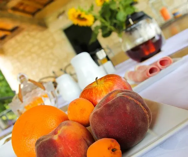 Bed & Breakfast D'hôtes Domaine De Nazère 4*