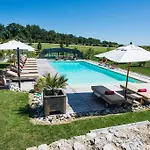 ベッド・アンド・ブレックファスト D'hotes Domaine De Nazere Avezan