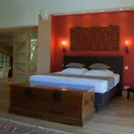 D'hotes Domaine De Nazere 4*