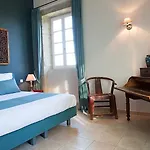 D'hotes Domaine De Nazere ベッド・アンド・ブレックファスト 4*
