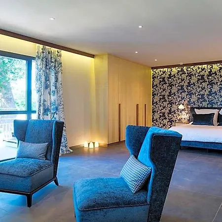 D'hotes Domaine De Nazere Bed & Breakfast Avezan