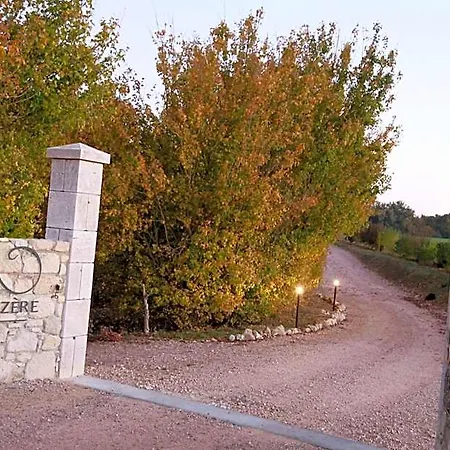 D'hotes Domaine De Nazere Bed & Breakfast Avezan