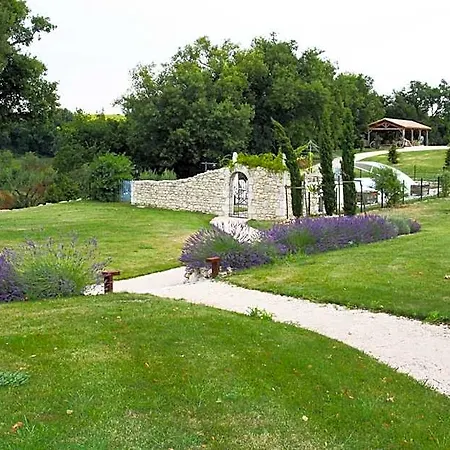 D'hotes Domaine De Nazere Bed & Breakfast 4*
