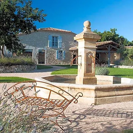 Bed & Breakfast D'hotes Domaine De Nazere 4*