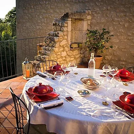 Bed & Breakfast D'hotes Domaine De Nazere 4*