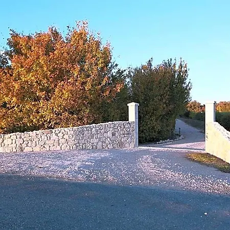 D'hotes Domaine De Nazere Avezan