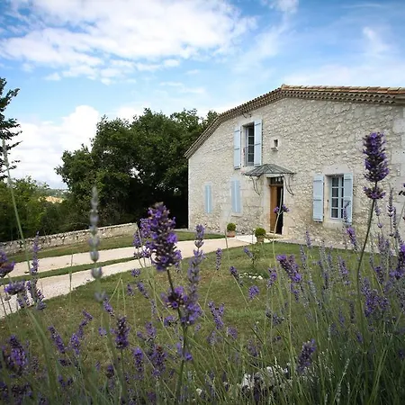 Chambres D'hotes Domaine De Nazere Bed & Breakfast Avezan