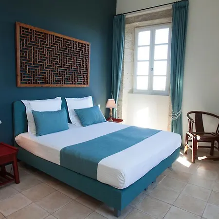 Chambres D'hotes Domaine De Nazere Bed & Breakfast *