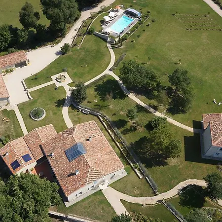 Bed & Breakfast Chambres D'hotes Domaine De Nazere Avezan