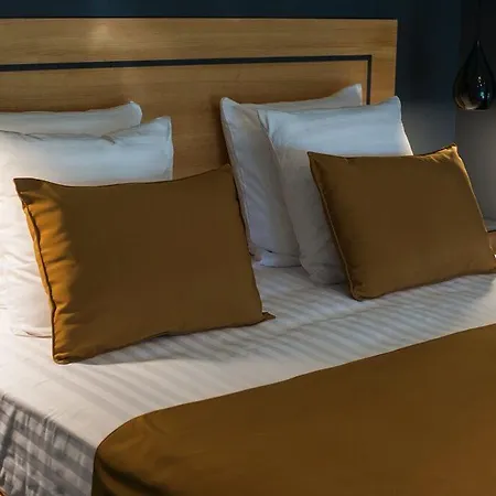 Chambres D'hotes Domaine De Nazere Avezan