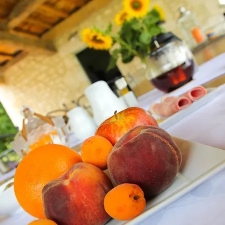 Bed & Breakfast D'hotes Domaine De Nazere 4*