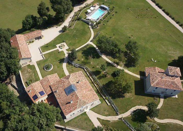 فندق مبيت وإفطار D'hotes Domaine De Nazere Avezan